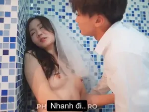 Trong ngày vui của mình, bà xã lén lén lút với em chồng