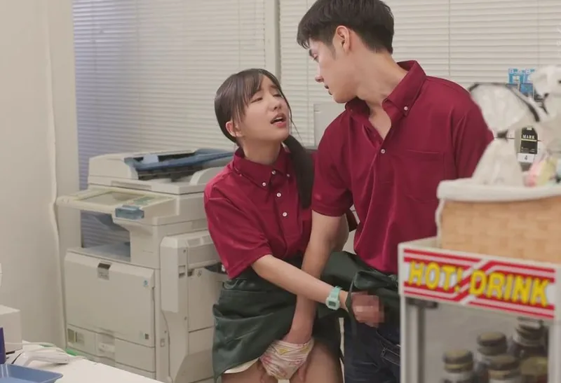 Ai rồi cũng lén lút người yêu khi đi làm thêm mà thôi