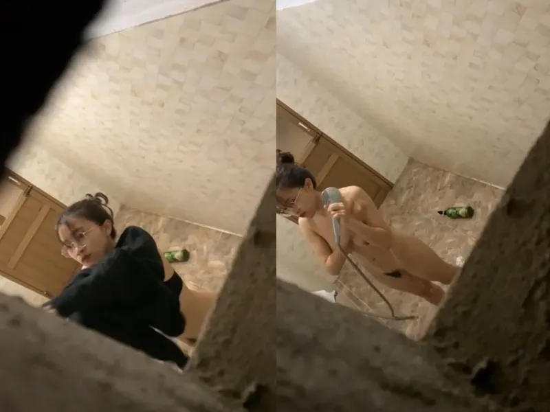 Quay lén bồ vú ngon tắm, khe cô bé chảy nước ròng ròng